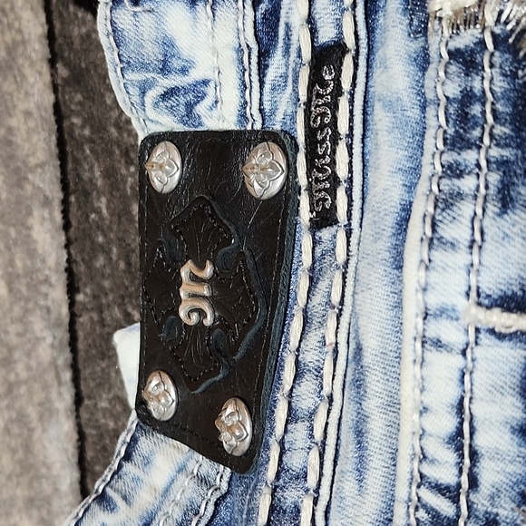 MISS ME EMBROIDERED FAUX-FLAP RHINESTONES ACID-WASH SIGNATURE SKINNY DEN… - Picture 3 of 15